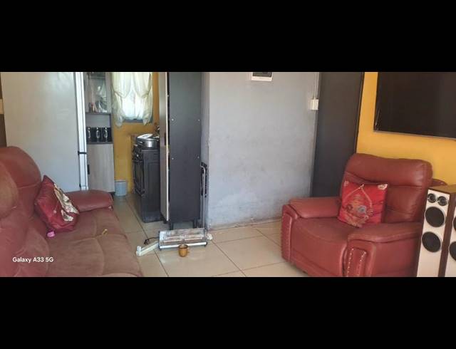 2 BEDROOM HOUSE FOR SALE IN PALM RIDGE EXT 2